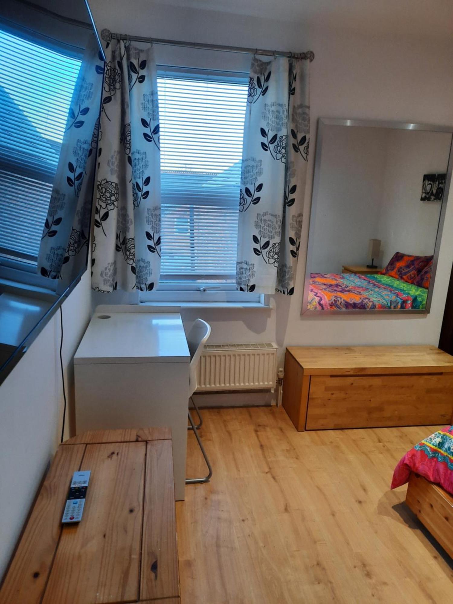 Lovely Home With Full En-Suite Double Bed Rooms Reading Esterno foto